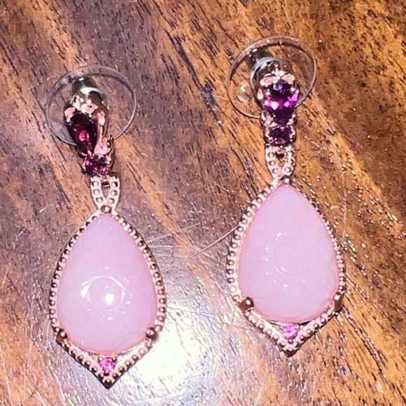 Peruvian Pink (carved) Opal & Orissa Rhodolite
Garnet Drop Earrings  NWT - Picture 10 of 11